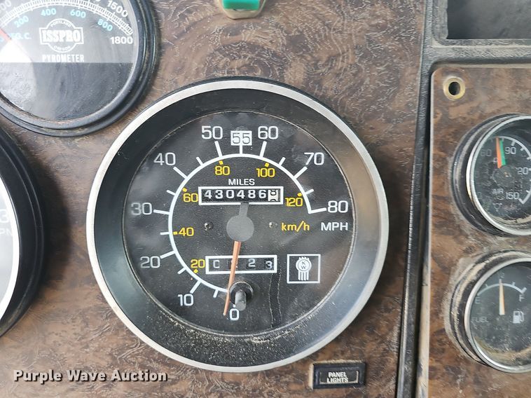 image for item NT9775 1987 Kenworth 800 dump truck