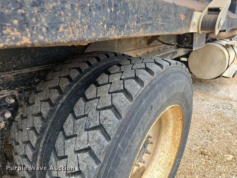 image for item NT9775 1987 Kenworth 800 dump truck