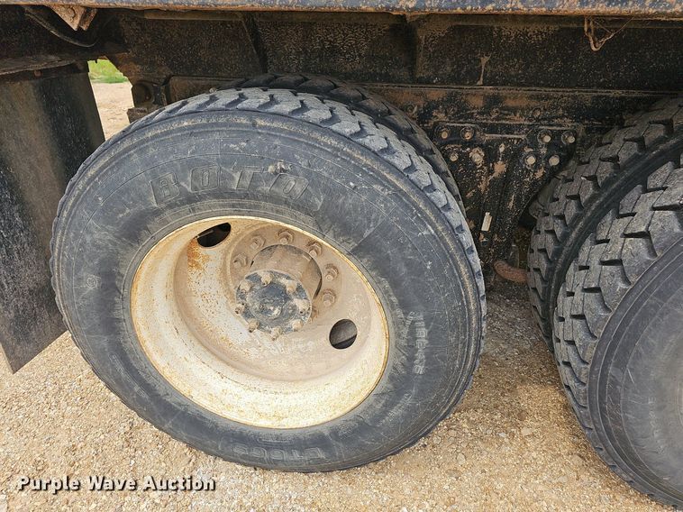 image for item NT9775 1987 Kenworth 800 dump truck