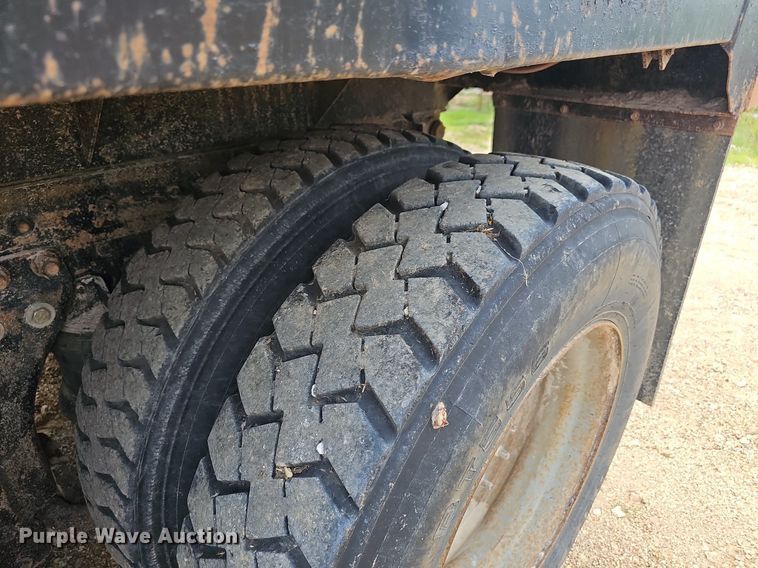 image for item NT9775 1987 Kenworth 800 dump truck