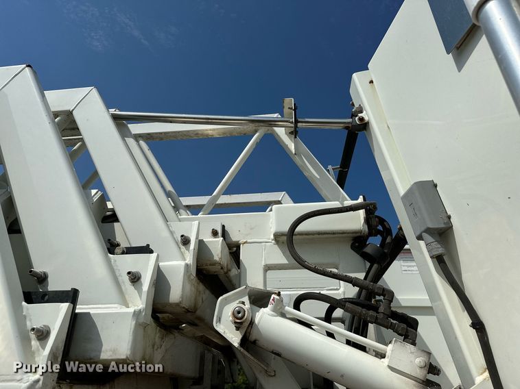 image for item OC9150 2004 Pierce Dash  Quint fire truck