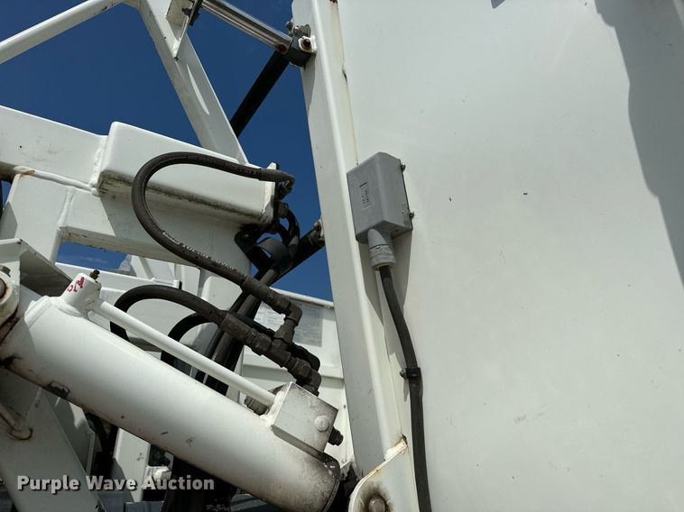 image for item OC9150 2004 Pierce Dash  Quint fire truck