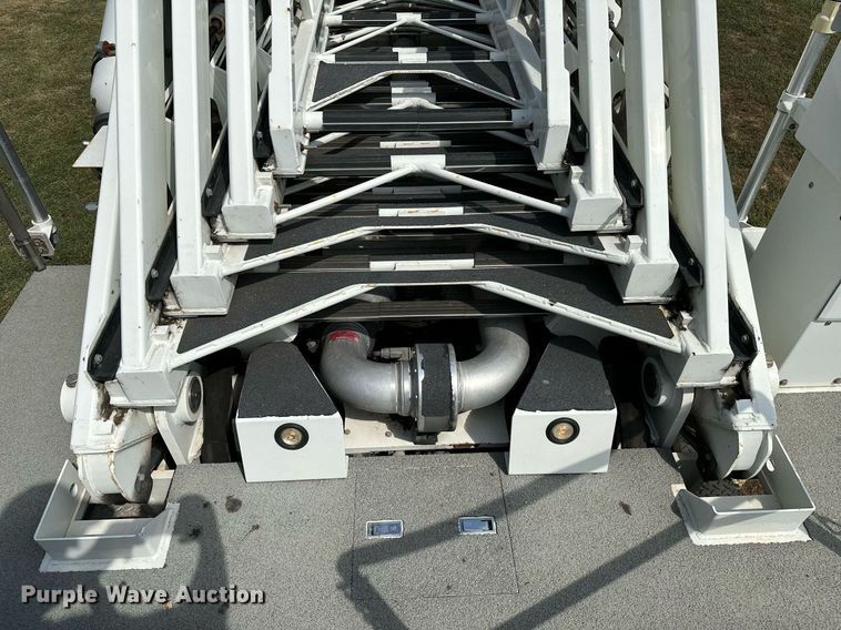 image for item OC9150 2004 Pierce Dash  Quint fire truck