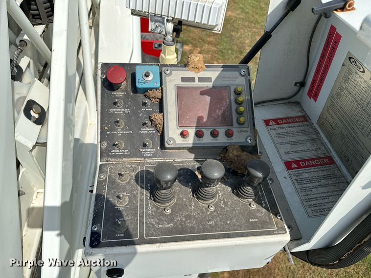 image for item OC9150 2004 Pierce Dash  Quint fire truck