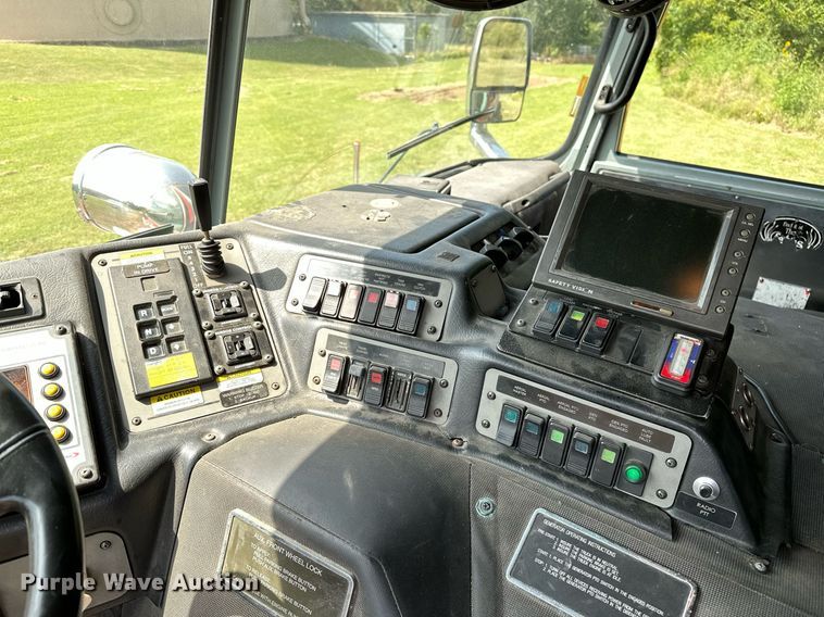 image for item OC9150 2004 Pierce Dash  Quint fire truck