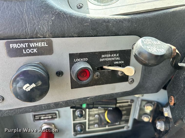 image for item OC9150 2004 Pierce Dash  Quint fire truck