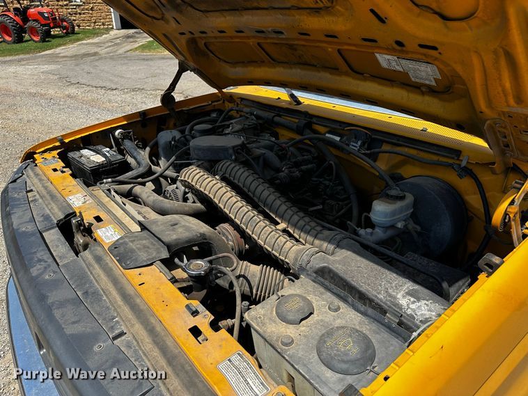 image for item OC9157 1995 Ford F350 XL  Crew Cab pickup truck