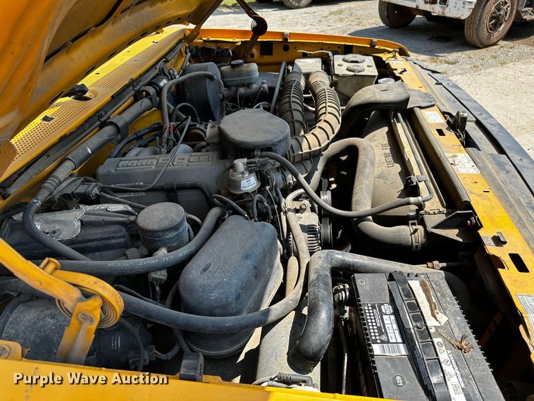 image for item OC9157 1995 Ford F350 XL  Crew Cab pickup truck