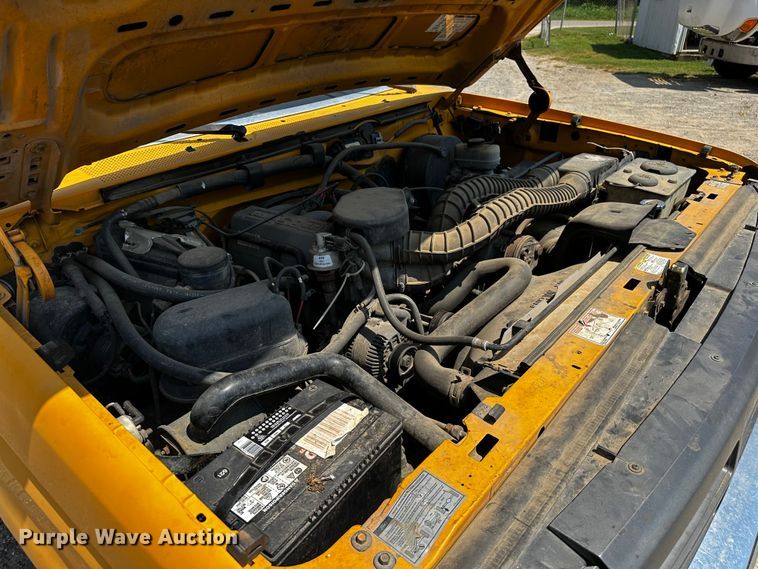 image for item OC9157 1995 Ford F350 XL  Crew Cab pickup truck