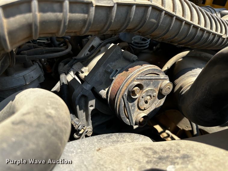 image for item OC9157 1995 Ford F350 XL  Crew Cab pickup truck