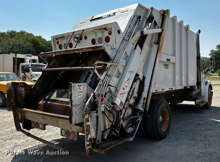 image for item OC9158 2007 Sterling Acterra  refuse truck