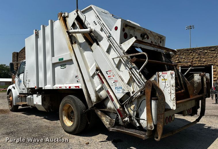 image for item OC9158 2007 Sterling Acterra  refuse truck
