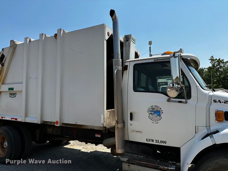 image for item OC9158 2007 Sterling Acterra  refuse truck