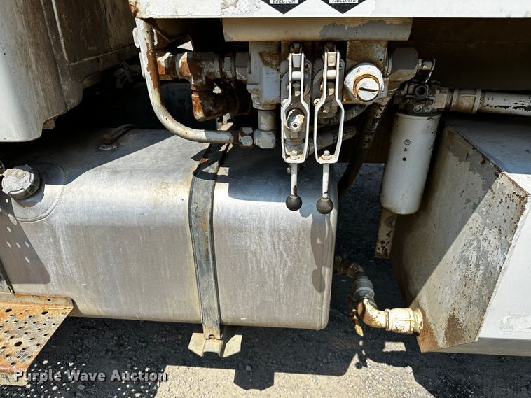 image for item OC9158 2007 Sterling Acterra  refuse truck