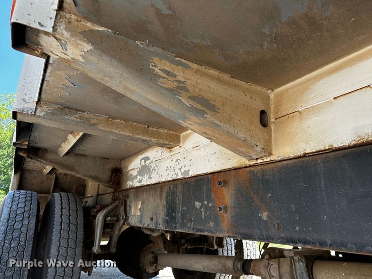 image for item OC9158 2007 Sterling Acterra  refuse truck