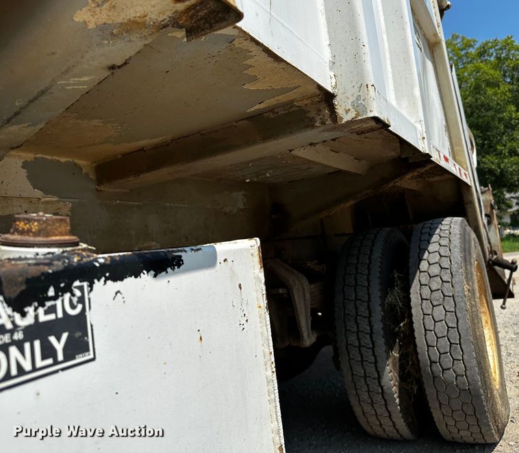 image for item OC9158 2007 Sterling Acterra  refuse truck