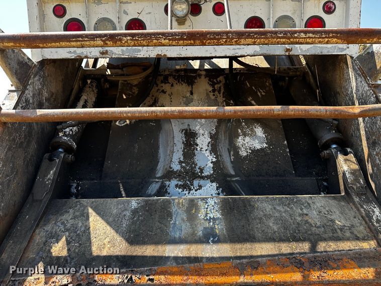 image for item OC9158 2007 Sterling Acterra  refuse truck