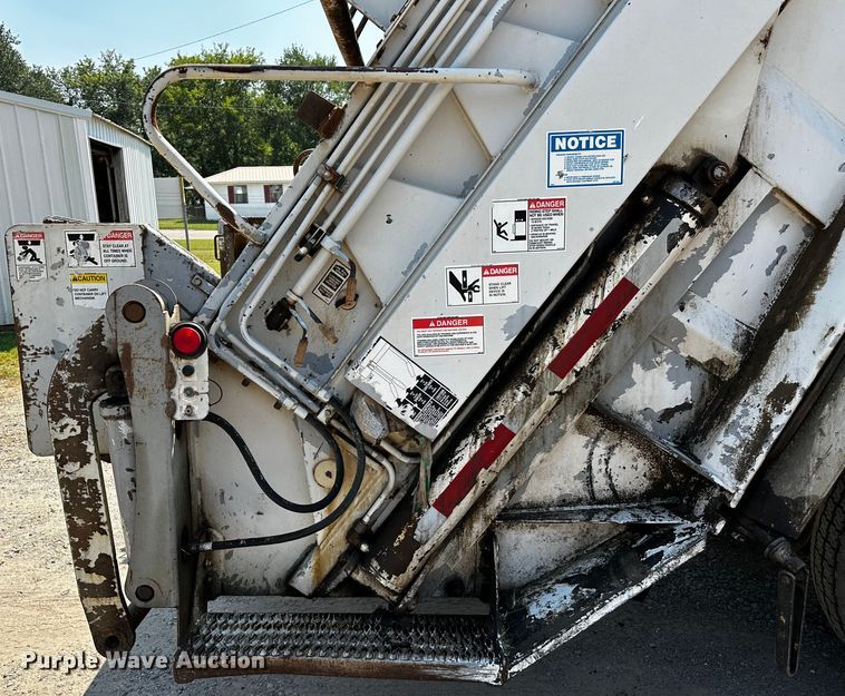 image for item OC9158 2007 Sterling Acterra  refuse truck