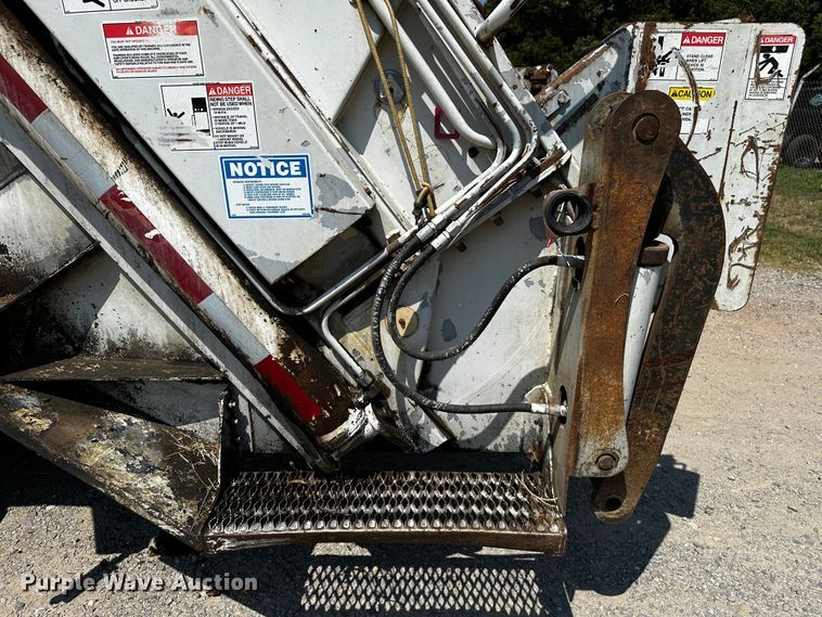 image for item OC9158 2007 Sterling Acterra  refuse truck