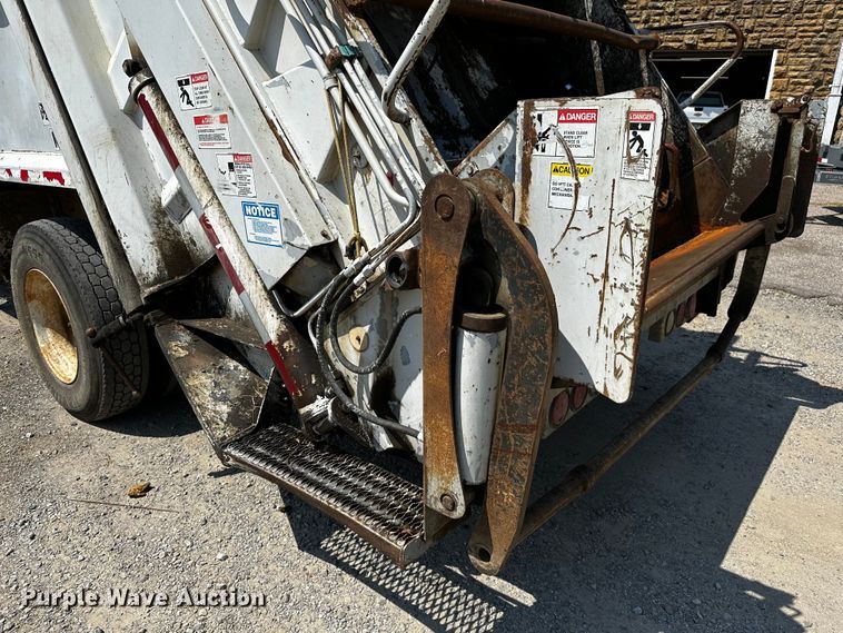 image for item OC9158 2007 Sterling Acterra  refuse truck