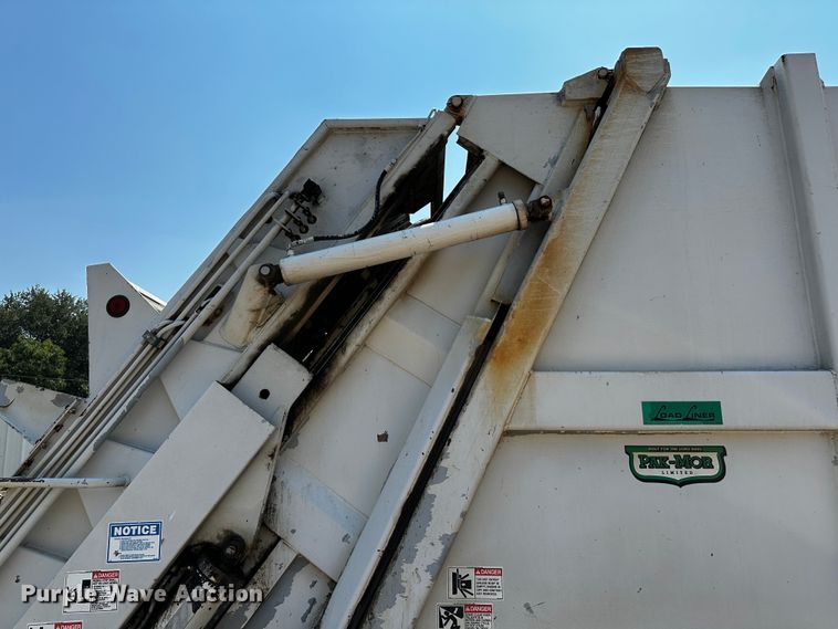 image for item OC9158 2007 Sterling Acterra  refuse truck