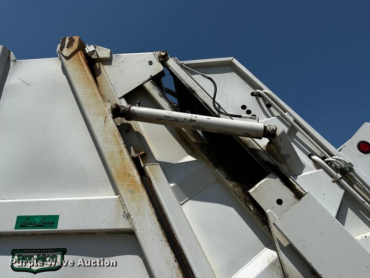 image for item OC9158 2007 Sterling Acterra  refuse truck