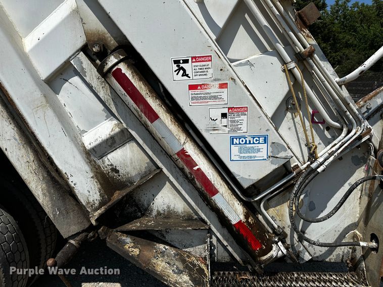 image for item OC9158 2007 Sterling Acterra  refuse truck