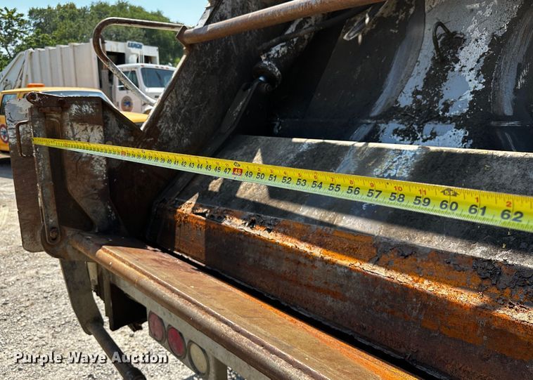 image for item OC9158 2007 Sterling Acterra  refuse truck