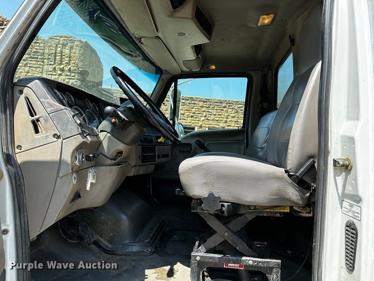 image for item OC9158 2007 Sterling Acterra  refuse truck