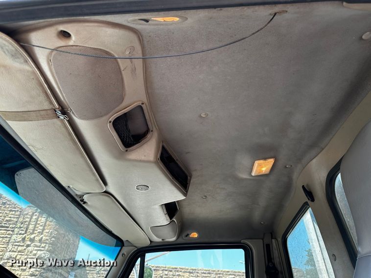 image for item OC9158 2007 Sterling Acterra  refuse truck