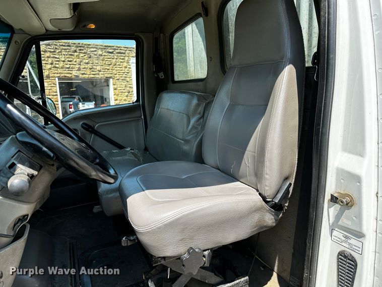 image for item OC9158 2007 Sterling Acterra  refuse truck