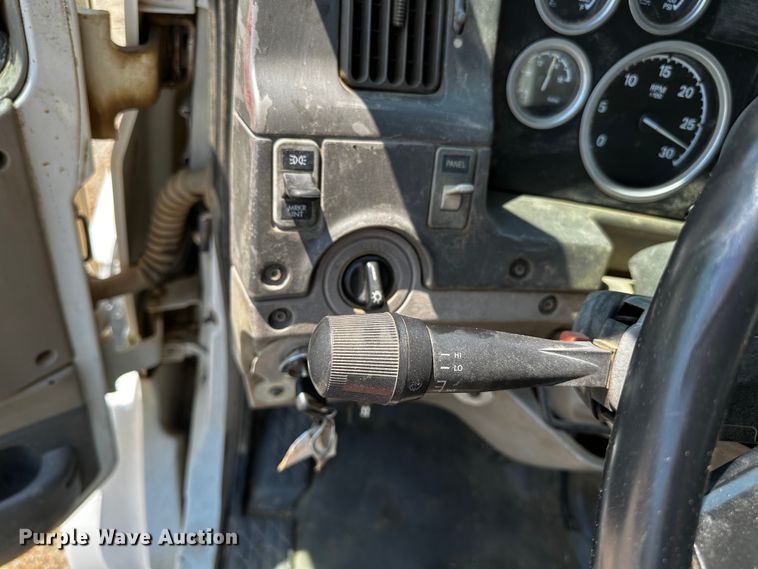 image for item OC9158 2007 Sterling Acterra  refuse truck