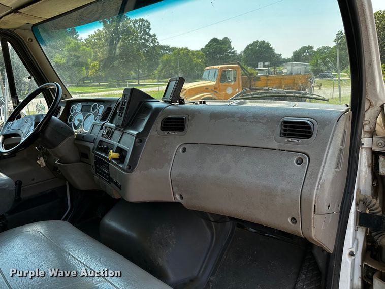 image for item OC9158 2007 Sterling Acterra  refuse truck