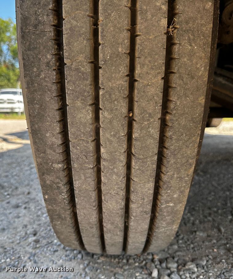 image for item OC9158 2007 Sterling Acterra  refuse truck