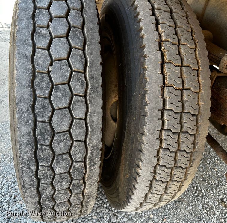 image for item OC9158 2007 Sterling Acterra  refuse truck