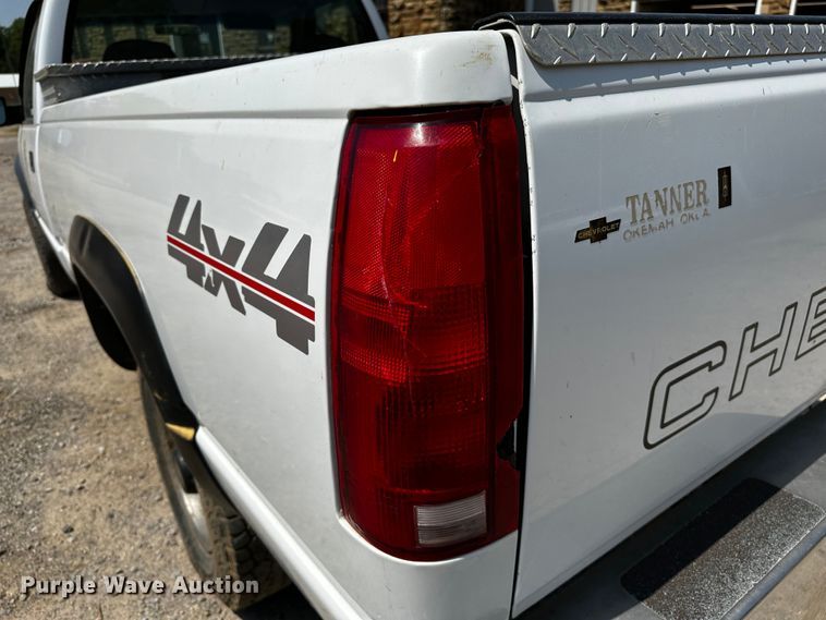 image for item OC9159 2000 Chevrolet K2500  pickup truck