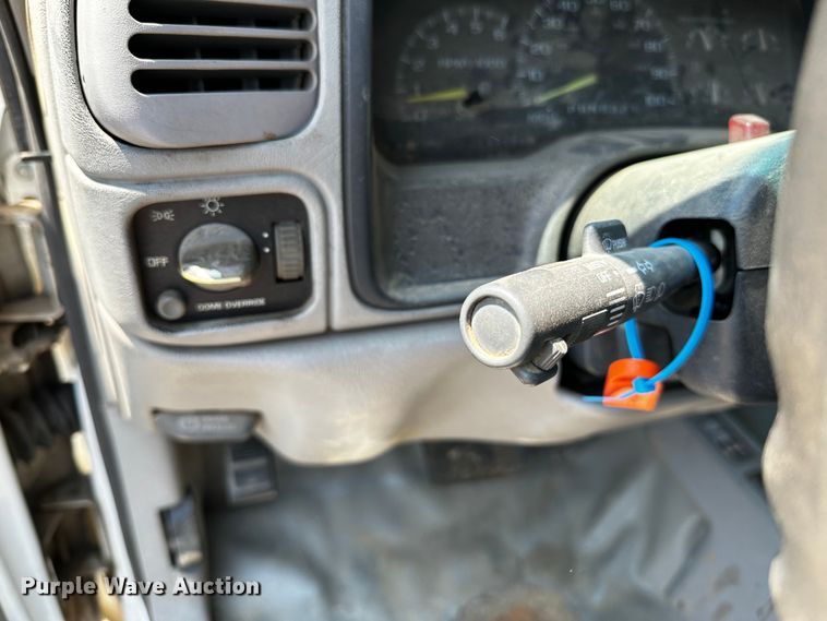 image for item OC9159 2000 Chevrolet K2500  pickup truck