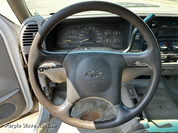 image for item OC9159 2000 Chevrolet K2500  pickup truck