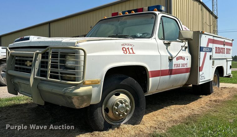 image for item OC9160 1989 Chevrolet R3500  rescue vehicle
