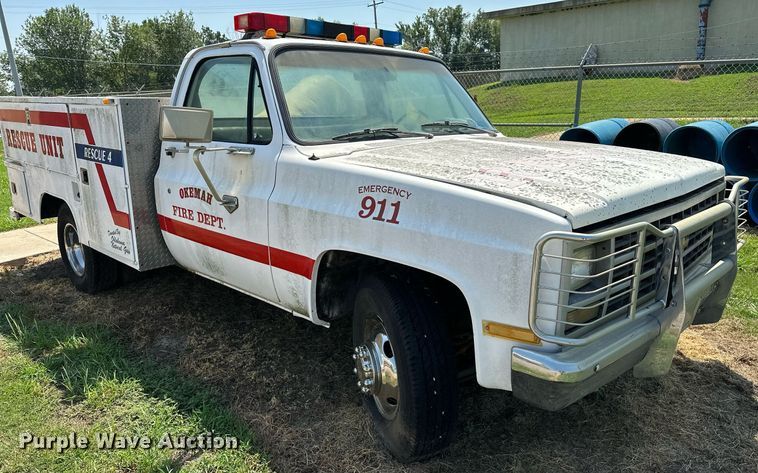 image for item OC9160 1989 Chevrolet R3500  rescue vehicle