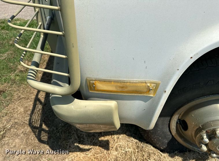 image for item OC9160 1989 Chevrolet R3500  rescue vehicle