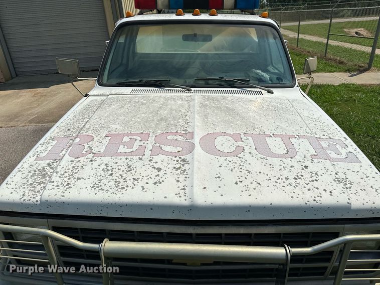 image for item OC9160 1989 Chevrolet R3500  rescue vehicle