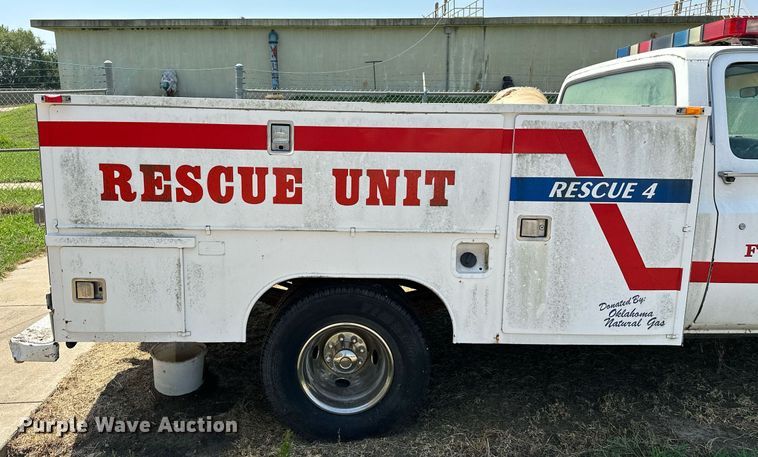 image for item OC9160 1989 Chevrolet R3500  rescue vehicle