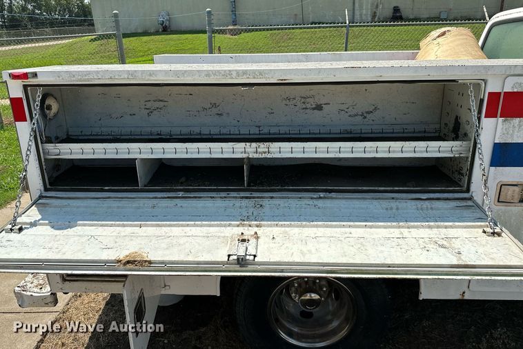 image for item OC9160 1989 Chevrolet R3500  rescue vehicle