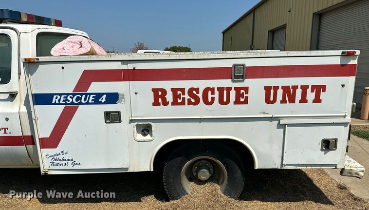 image for item OC9160 1989 Chevrolet R3500  rescue vehicle