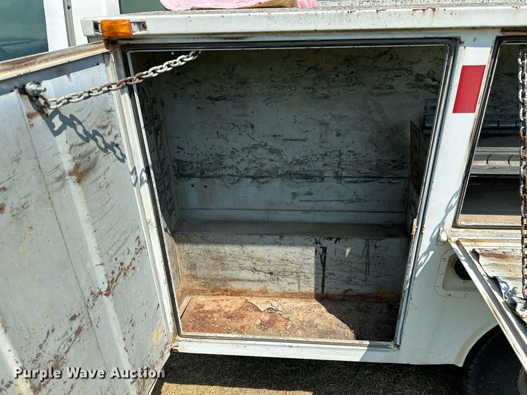 image for item OC9160 1989 Chevrolet R3500  rescue vehicle