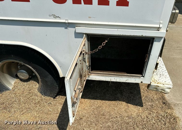 image for item OC9160 1989 Chevrolet R3500  rescue vehicle