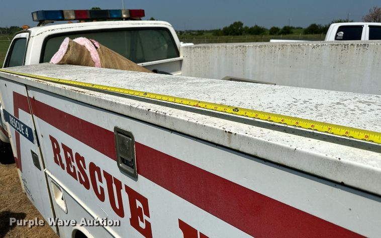 image for item OC9160 1989 Chevrolet R3500  rescue vehicle