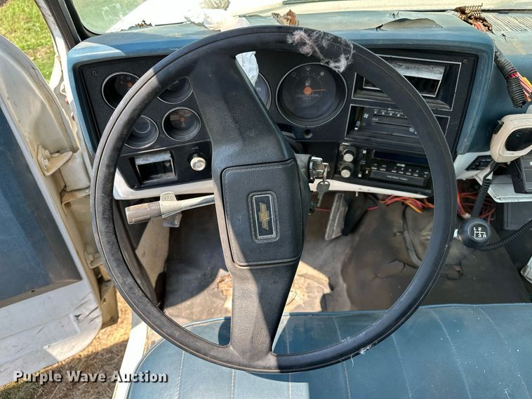 image for item OC9160 1989 Chevrolet R3500  rescue vehicle