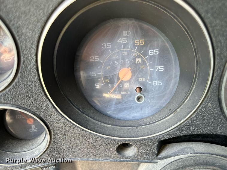 image for item OC9160 1989 Chevrolet R3500  rescue vehicle